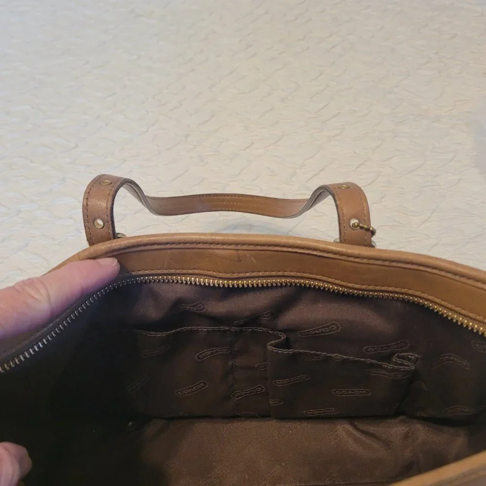 RARE COACH - Vintage Glove-Tanned Cowhide Smooth Leather Legacy Market Tote - Picture 6 of 11